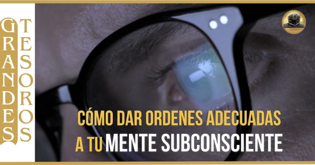 📜 Imagen de una persona viendo una pantalla reprogramando su mente inconscientemente