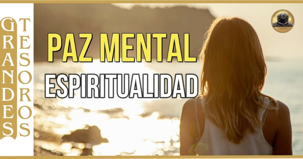 Mujer al lado del mar relajada y sintiendo paz mental